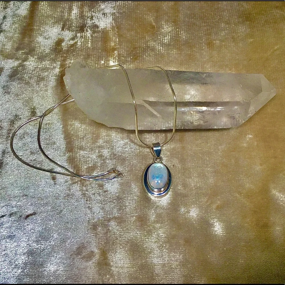 Gorgeous Moonstone 925 Sterling Silver Necklace - Picture 8 of 16